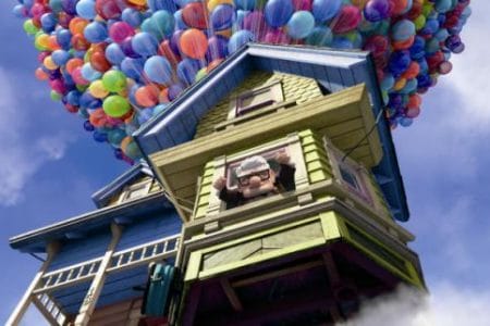 ¿Puede volar una casa con globos y helio?